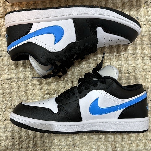 Women's jordan 1 low new - Picture 5 of 7